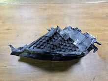 Load image into Gallery viewer, Frontscheinwerfer Volvo V60 S60 22037602000 Rechts Scheinwerfer Headlight SCH5517766516ms
