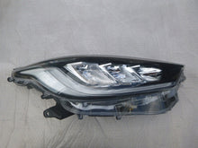Laden Sie das Bild in den Galerie-Viewer, Frontscheinwerfer Toyota Yaris 56300 0104559 LED Rechts Scheinwerfer Headlight SCH6737403709jk