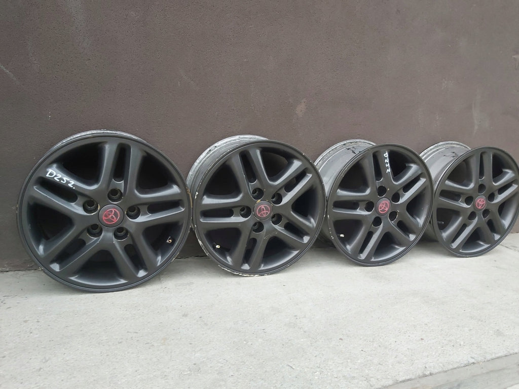 4x Alufelge 16 Zoll 7.0" 5x114.3 35ET Glanz Silber Toyota 4 Ii Rim Wheel FEL5487405934wv