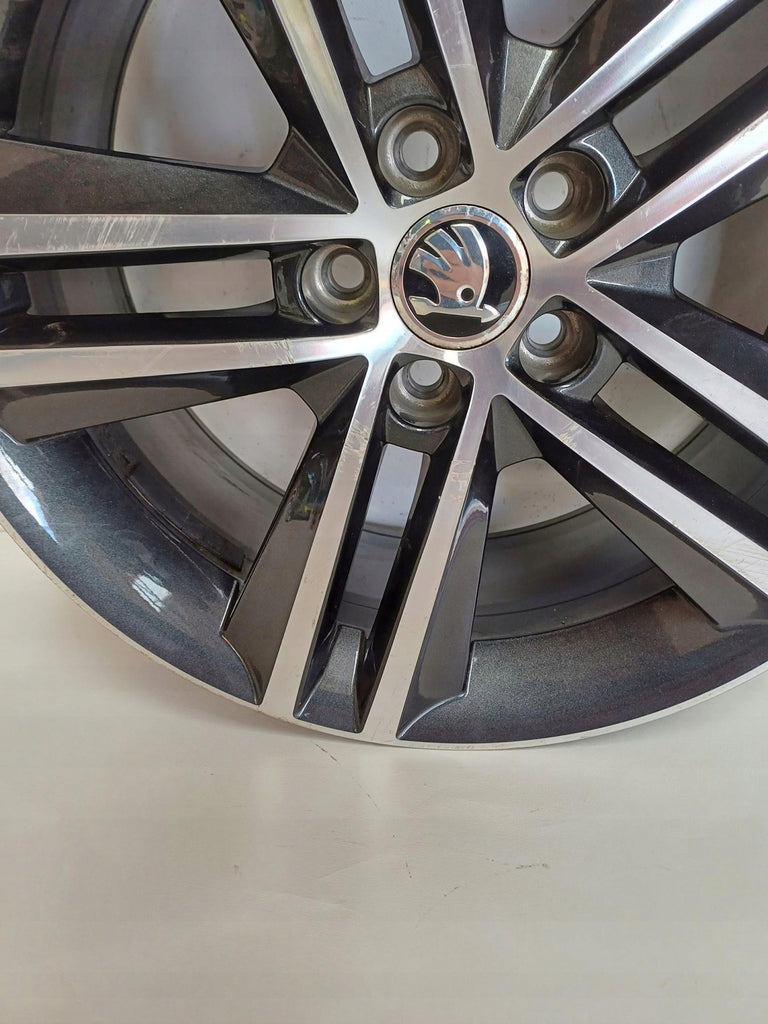 1x Alufelge 17 Zoll 7.0" 5x100 46ET 5JA601025D Skoda Rapid Rim Wheel