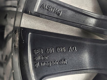 Load image into Gallery viewer, 1x Alufelge 18 Zoll 7.5" 5x112 48ET Glanz Schwarz 5E3601025N Skoda Octavia 5e3 FEL2895457365rb