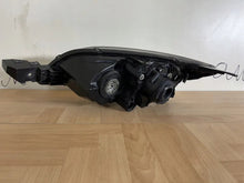 Laden Sie das Bild in den Galerie-Viewer, Frontscheinwerfer Mazda 3 Rechts Scheinwerfer Headlight