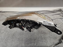 Laden Sie das Bild in den Galerie-Viewer, Frontscheinwerfer Mitsubishi Mirage Space Star 26010W410P LED Rechts Headlight