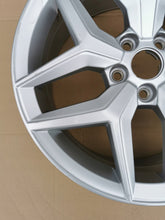 Load image into Gallery viewer, 1x Alufelge 17 Zoll 7.0&quot; 5x100 51ET Glanz Silber 6F0601025C Seat Ibiza V