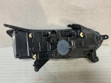 Laden Sie das Bild in den Galerie-Viewer, Frontscheinwerfer Dacia Sandero Jogger 260602561R LED FALSE Headlight SCH6850662246gz