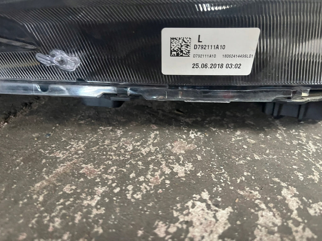 Frontscheinwerfer Hyundai Tucson 92102-D7700 Ein Stück (Rechts oder Links) SCH5528007477he