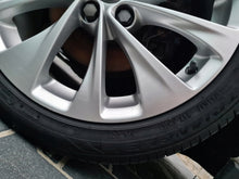 Laden Sie das Bild in den Galerie-Viewer, 1x Alufelge 17 Zoll 7.5" 5x105 Opel Astra K Rim Wheel FEL8206004350xc