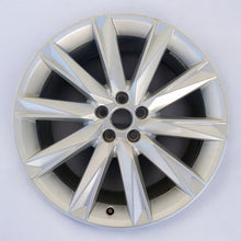 Laden Sie das Bild in den Galerie-Viewer, 1x Alufelge 20 Zoll 9.0&quot; 5x112 38ET Glanz Silber 4KE071490A Audi E-Tron