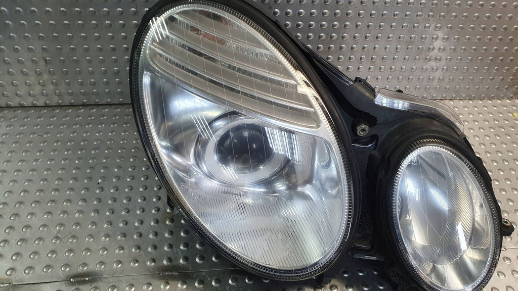 Frontscheinwerfer Mercedes-Benz W211 AWU15468 Rechts Scheinwerfer Headlight SCH5684912519lj