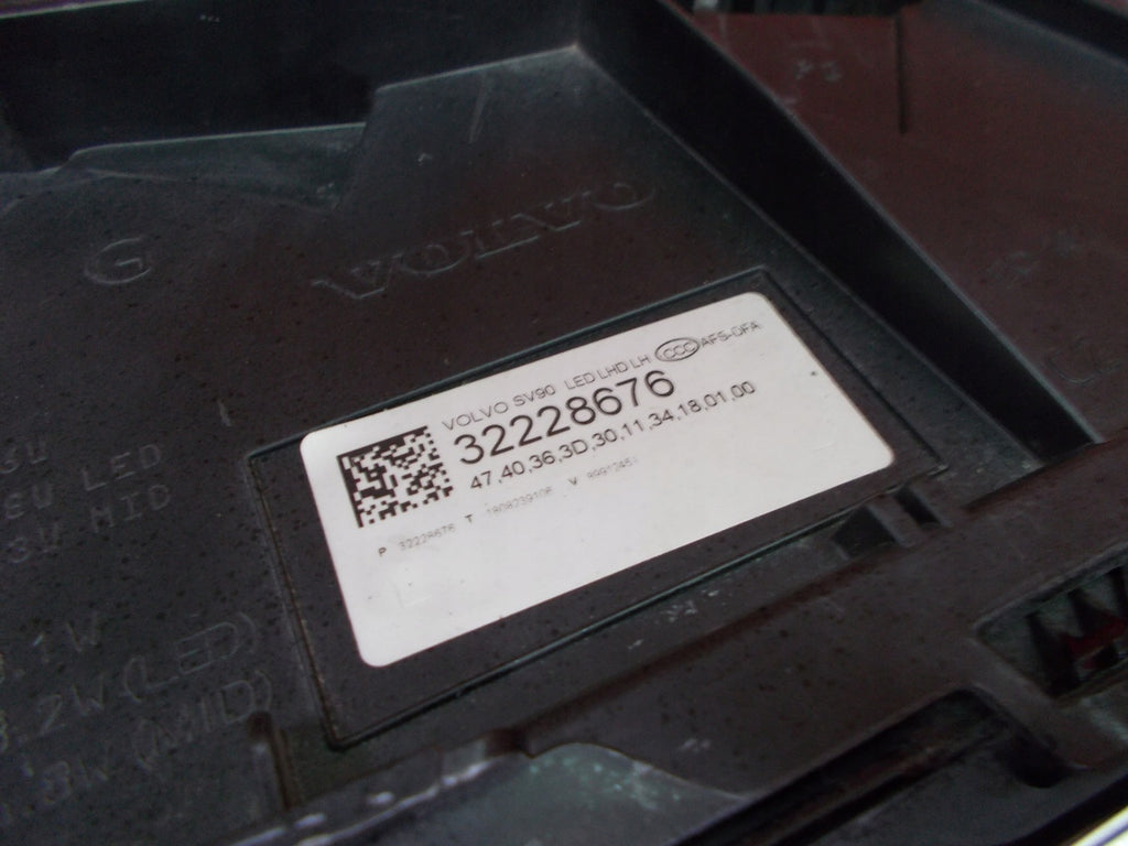 Frontscheinwerfer Volvo S90 V90 II 32228676 Ein Stück (Rechts oder Links) SCH1529564987dd
