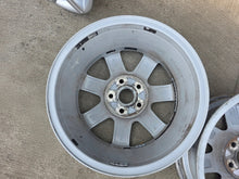 Laden Sie das Bild in den Galerie-Viewer, 4x Alufelge 16 Zoll 7.0" 5x112 42ET Glanz Silber 4F0071496 Audi A6 A4 I FEL2066459021xi