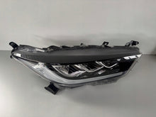Laden Sie das Bild in den Galerie-Viewer, Frontscheinwerfer Toyota Yaris 457888900 Rechts Scheinwerfer Headlight SCH1045846983fj