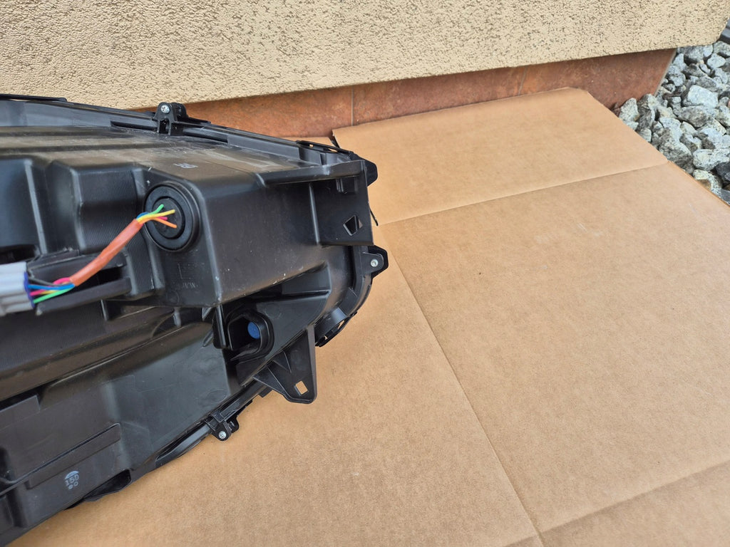 Frontscheinwerfer Mitsubishi Cross Full LED Ein Stück (Rechts oder Links)