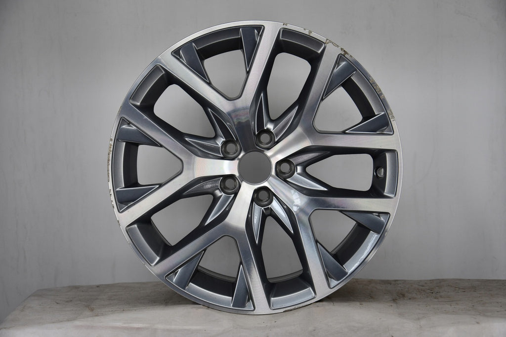 1x Alufelge 17 Zoll 7.5" 5x112 38ET Glanz Silber 6C0601025E Mg Polo Rim Wheel