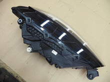 Laden Sie das Bild in den Galerie-Viewer, Frontscheinwerfer Skoda Superb III 3V1941015D Links Scheinwerfer Headlight