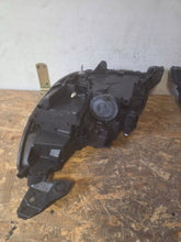 Laden Sie das Bild in den Galerie-Viewer, Frontscheinwerfer Peugeot II 208 73313326 LED Ein Satz Scheinwerfer Headlight SCH2028330351ac