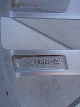 Laden Sie das Bild in den Galerie-Viewer, 1x Alufelge 17 Zoll 7.0&quot; 5x100 46ET 6V0601025C Skoda Rim Wheel