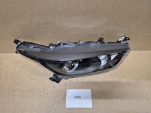 Laden Sie das Bild in den Galerie-Viewer, Frontscheinwerfer Toyota Yaris 0258478 Rechts Scheinwerfer Headlight SCH8980842160ba
