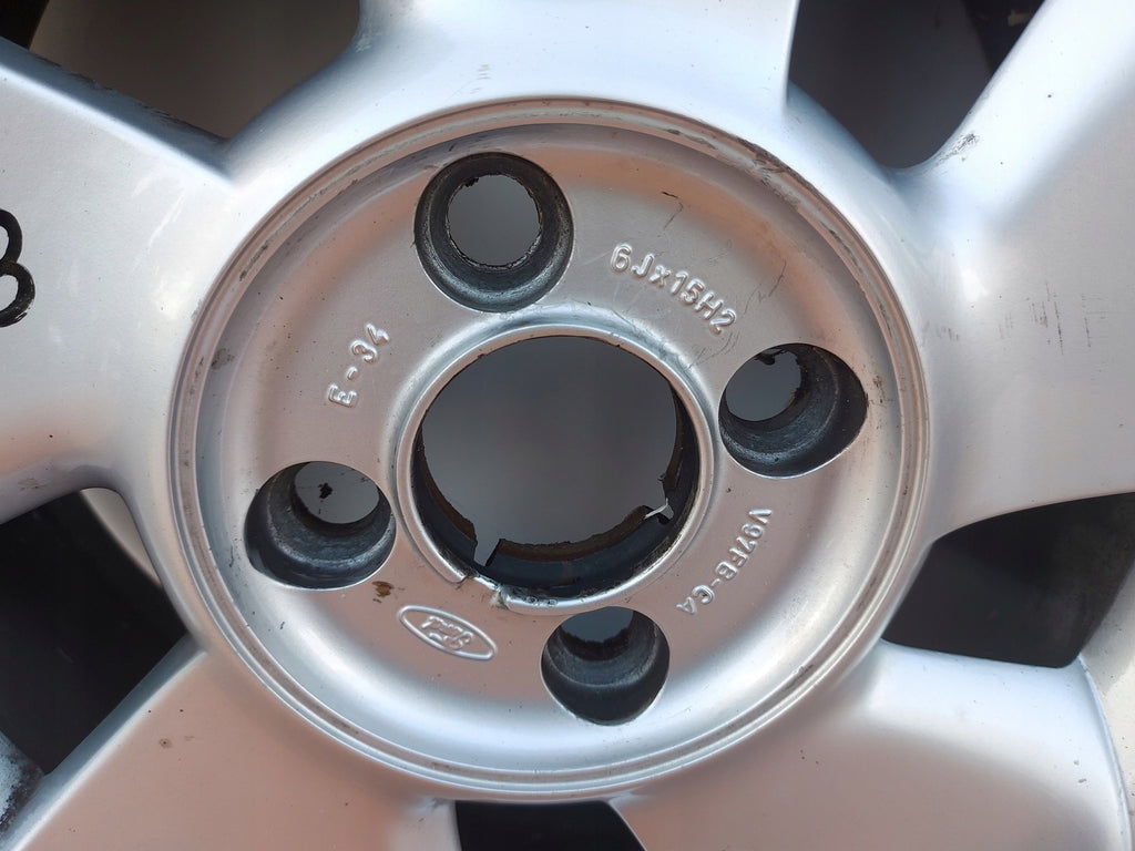 1x Alufelge 15 Zoll 6.0" 4x108 34ET Glanz Silber V97FB-CA Ford Puma Rim Wheel