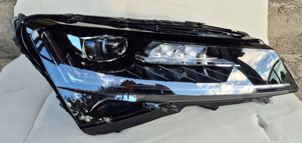 Frontscheinwerfer Skoda Superb III LED Rechts Scheinwerfer Headlight