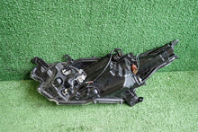 Load image into Gallery viewer, Frontscheinwerfer Toyota Yaris Rechts Scheinwerfer Headlight