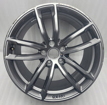 Load image into Gallery viewer, 1x Alufelge 18 Zoll 9.0" 5x120 44ET Glanz Grau 8093406 BMW G31 G30 Rim Wheel FEL1999412583tm