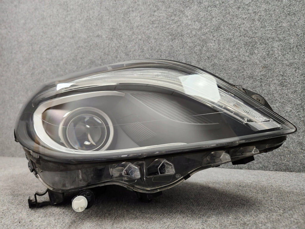 Frontscheinwerfer Mercedes-Benz W246 A2468201661 030127127200 Xenon Rechts SCH9029967737th