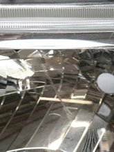 Laden Sie das Bild in den Galerie-Viewer, Frontscheinwerfer Toyota Hilux VIII Links Scheinwerfer Headlight SCH6728565980ms