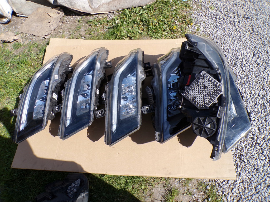 Frontscheinwerfer Iveco I 58029055180 Rechts Scheinwerfer Headlight SCH2207721877zr