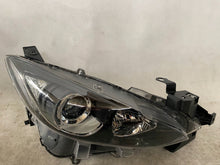 Laden Sie das Bild in den Galerie-Viewer, Frontscheinwerfer Mazda 3 BHR151030 Rechts Scheinwerfer Headlight