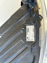 Laden Sie das Bild in den Galerie-Viewer, Frontscheinwerfer Mercedes-Benz Sprinter 9109060100 Rechts Headlight