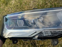 Laden Sie das Bild in den Galerie-Viewer, Frontscheinwerfer Audi Q2 81A941012C LED Rechts Scheinwerfer Headlight SCH6785065506ow