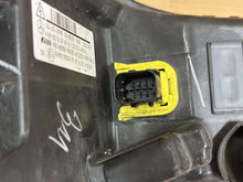 Laden Sie das Bild in den Galerie-Viewer, Frontscheinwerfer Mercedes-Benz A9618205239 Links Scheinwerfer Headlight SCH8611065042vw