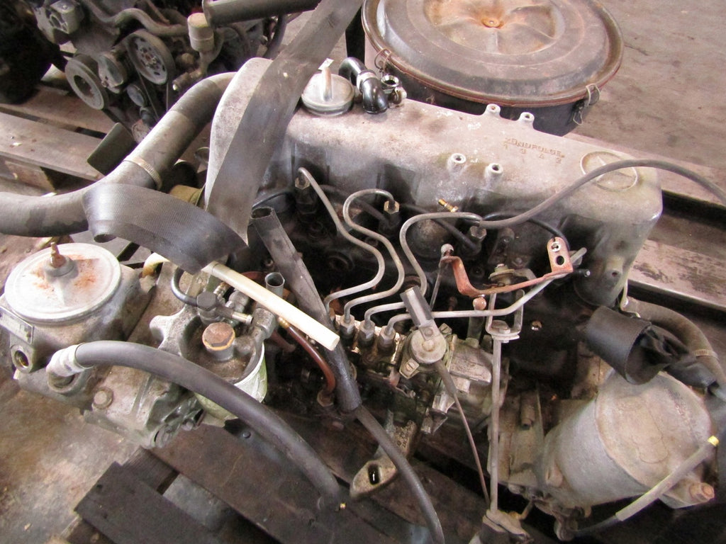 Motor Mercedes-Benz 123 W123 615940 2.0 44kW 1983 Diesel Engine Komplett