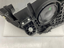 Laden Sie das Bild in den Galerie-Viewer, Frontscheinwerfer Mercedes-Benz W206 A2069066104 LED Links Headlight SCH3091157428vu