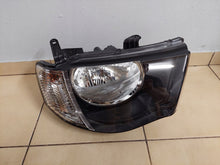 Laden Sie das Bild in den Galerie-Viewer, Frontscheinwerfer Mitsubishi L200 Rechts Scheinwerfer Headlight