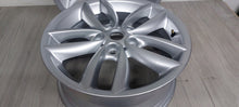 Laden Sie das Bild in den Galerie-Viewer, 1x Alufelge 17 Zoll 7.0&quot; 5x120 50ET Silber 9803723 Mini Countryman R60 R61
