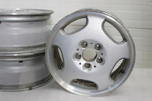 Laden Sie das Bild in den Galerie-Viewer, 4x Alufelge 16 Zoll 7.0" 5x112 37ET Glanz Silber A2084010102 Mercedes-Benz W210 FEL2354113835vg