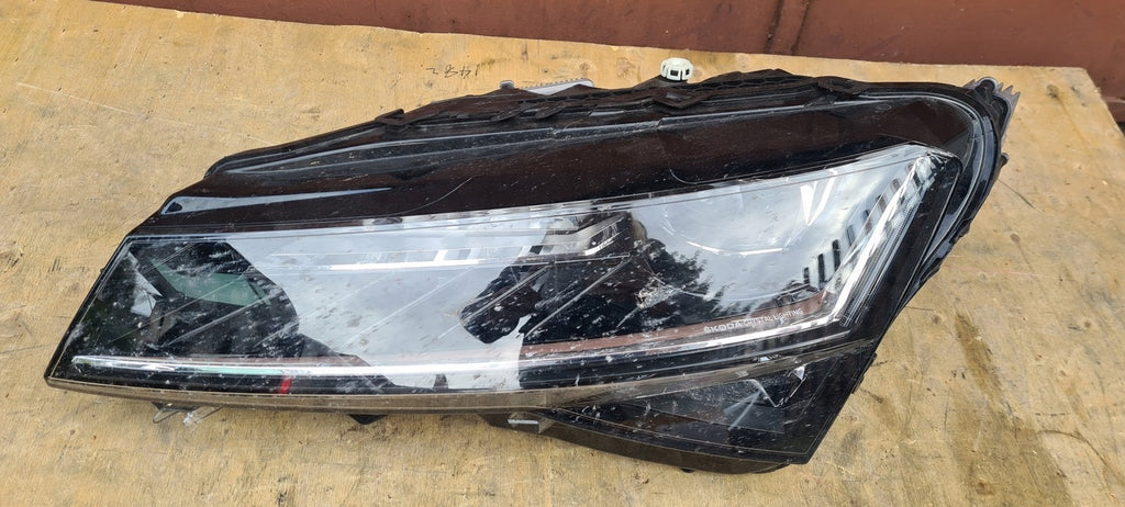 Frontscheinwerfer Skoda Superb III Links Scheinwerfer Headlight