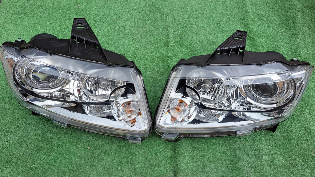 Frontscheinwerfer Jeep Grand Cherokee 55079408AJ 55079409AJ Ein Satz Headlight SCH2333502000jj