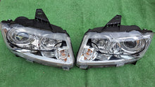 Laden Sie das Bild in den Galerie-Viewer, Frontscheinwerfer Jeep Grand Cherokee 55079408AJ 55079409AJ Ein Satz Headlight SCH2333502000jj