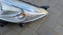 Laden Sie das Bild in den Galerie-Viewer, Frontscheinwerfer Mazda 5 Cw Links Scheinwerfer Headlight SCH1141359451ty