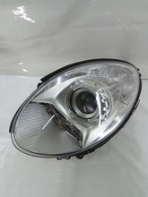 Laden Sie das Bild in den Galerie-Viewer, Frontscheinwerfer Mercedes-Benz R Class A2518202361 Xenon Links Headlight