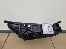 Laden Sie das Bild in den Galerie-Viewer, Frontscheinwerfer Ford Focus MX7B-13E014-EB MX7B-13E015-EB LED Rechts oder Links