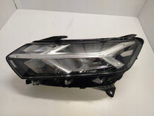 Laden Sie das Bild in den Galerie-Viewer, Frontscheinwerfer Dacia Sandero III Logan 260605914R LED Links Headlight SCH7392359803ey