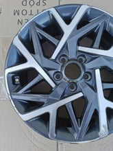 Load image into Gallery viewer, 1x Alufelge 18 Zoll 7.5&quot; 5x114.3 50ET Glanz Graphit 52910-CM300 Hyundai Kona Mg