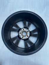 Load image into Gallery viewer, 1x Alufelge 17 Zoll 7.0" 5x114.3 Glanz PW45702001 Toyota Auris Rim Wheel FEL9472095071cs