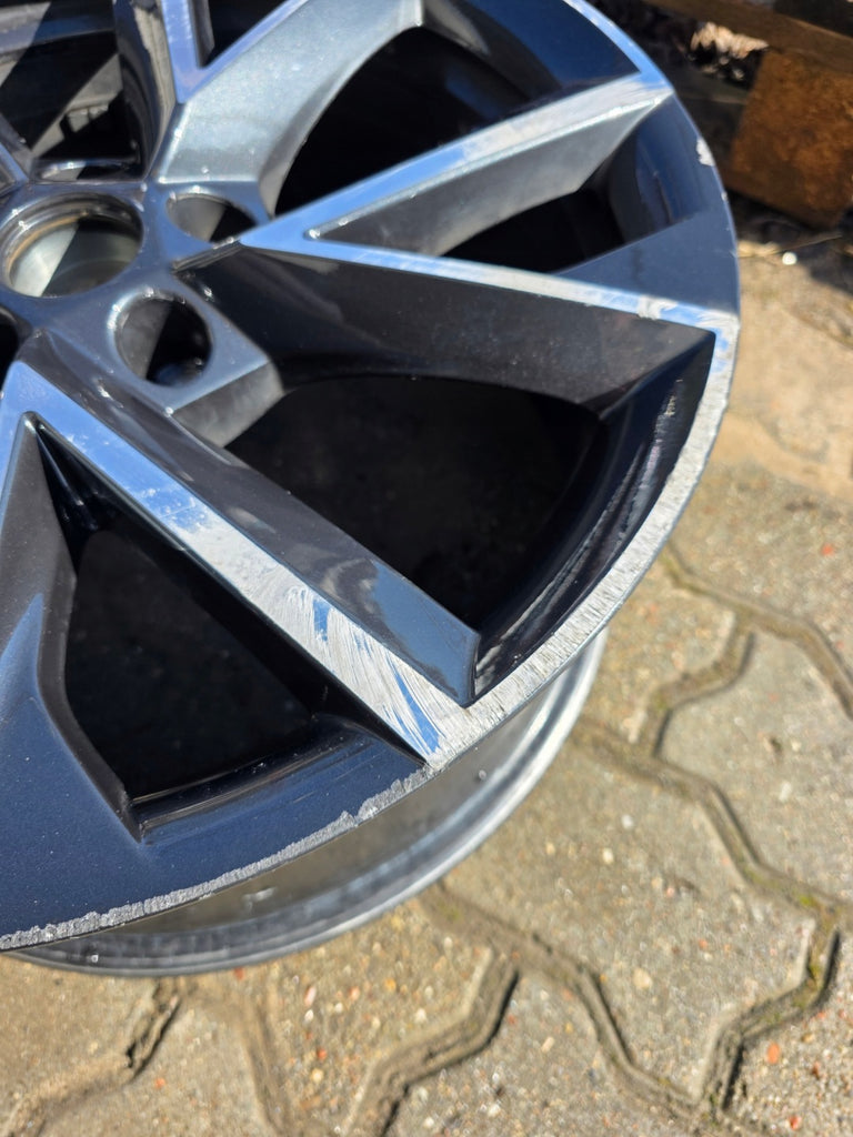 1x Alufelge 18 Zoll 8.0" 5x112 44ET 3V0601025CH Skoda Superb I Rim Wheel FEL4438087296pm