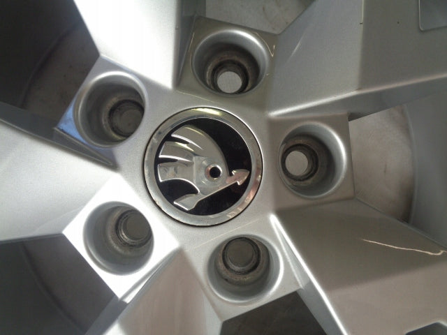 4x Alufelge 17 Zoll 7.0" 5x112 45ET Glanz Silber 5E0601025 Skoda Octavia III I FEL6379839727no
