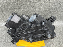Laden Sie das Bild in den Galerie-Viewer, Frontscheinwerfer Citroën Berlingo 9816824880 Links Scheinwerfer Headlight SCH8982517742rn